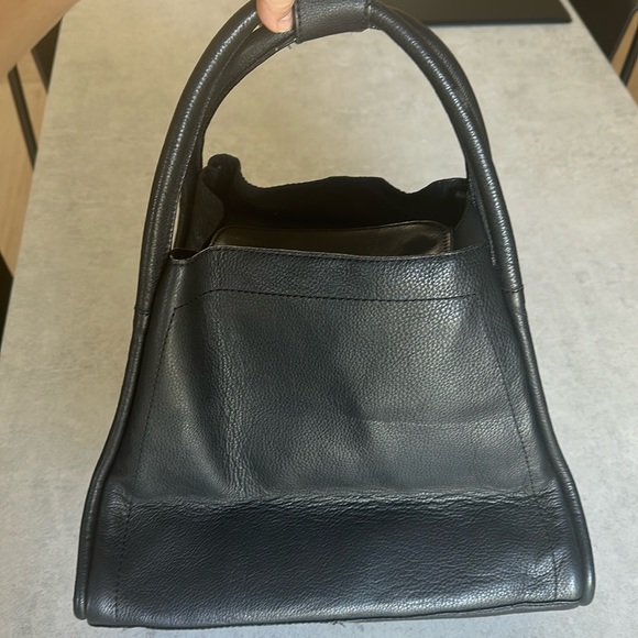 YAYA tote - Picture 4 of 9